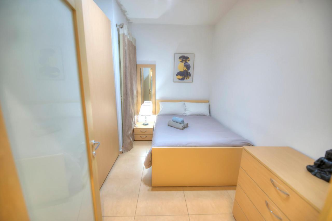 Beautifully Finished And Large Steps Away From Rocky Ddif1-1 Apartament Sliema